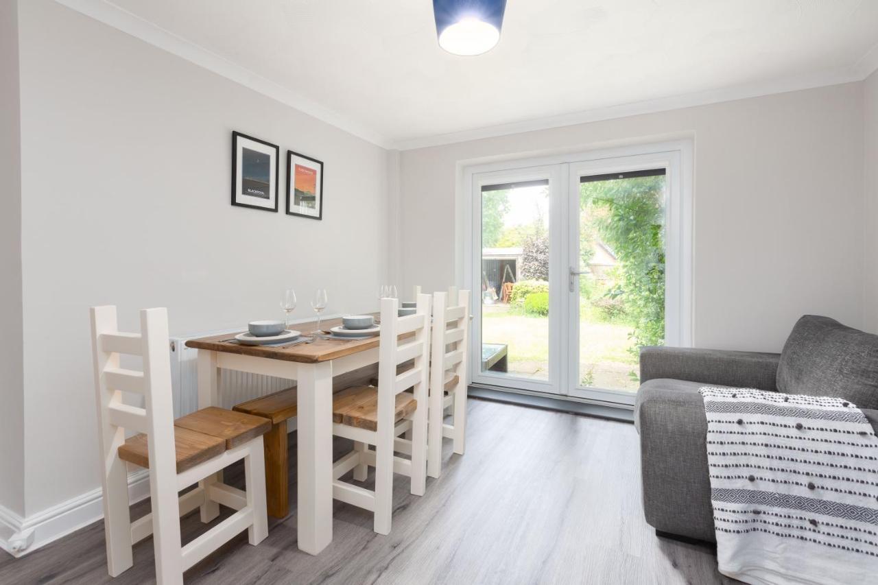 Charles Alexander Short Stay - Moorway House Poulton-le-Fylde Екстериор снимка